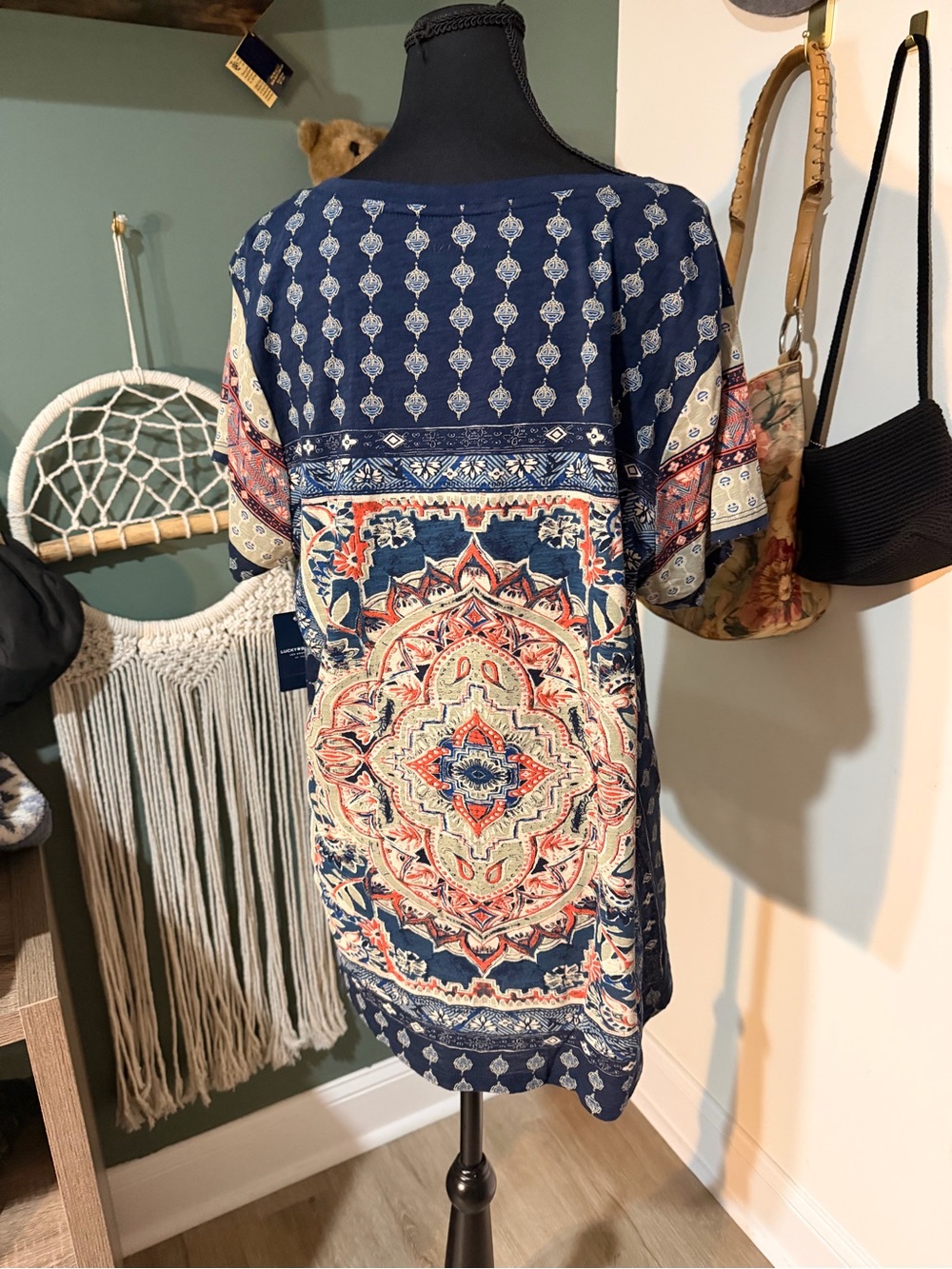 NWT Lucky Brand Boho Medallion Print Tee Navy Multi Size 1X MSRP $39.50 - Picture 5 of 6